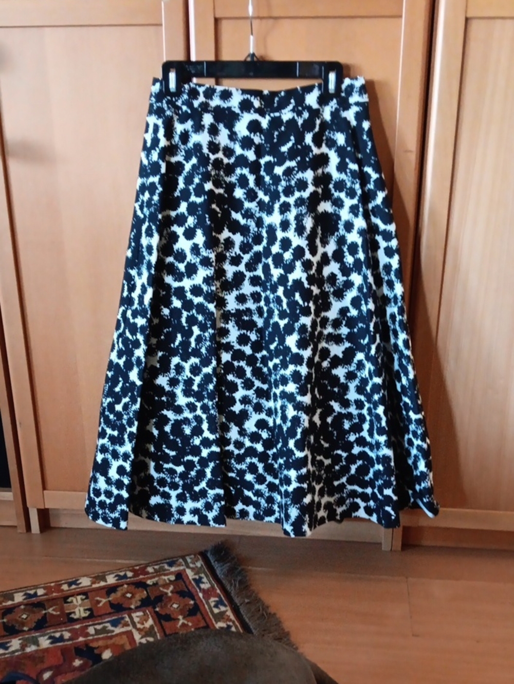 Trina Turk Black and White A-Line Printed Midi Skirt